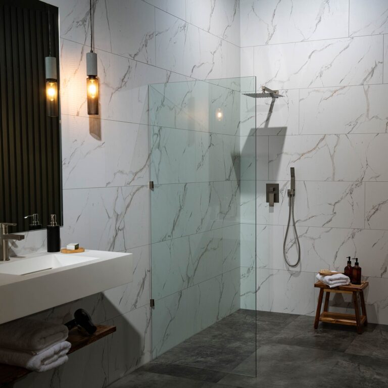 Monument Shower